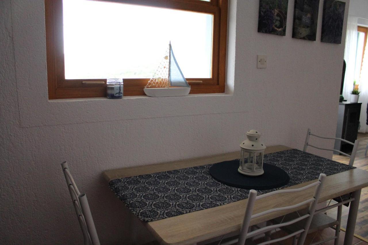 Apartment Lilly Нерезине Екстериор снимка