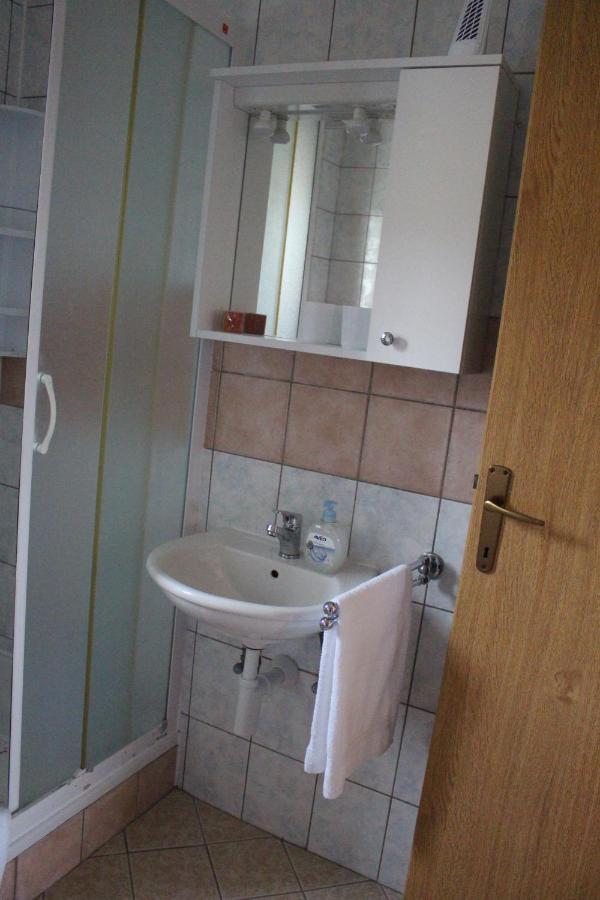 Apartment Lilly Нерезине Екстериор снимка